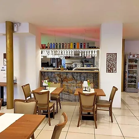Tulipan Hotel 3*